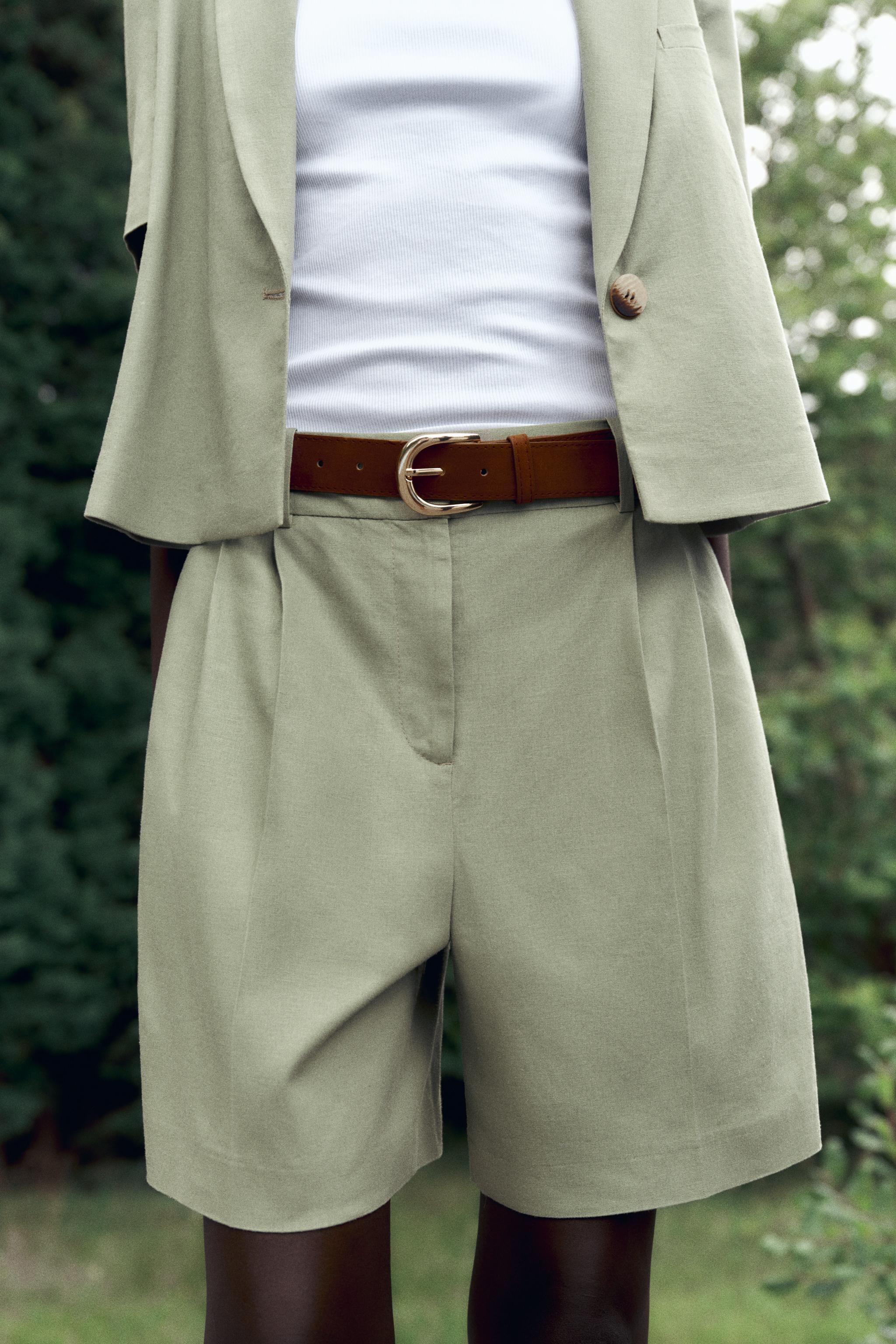 LINEN PLEATED BELTED BERMUDA SHORTS